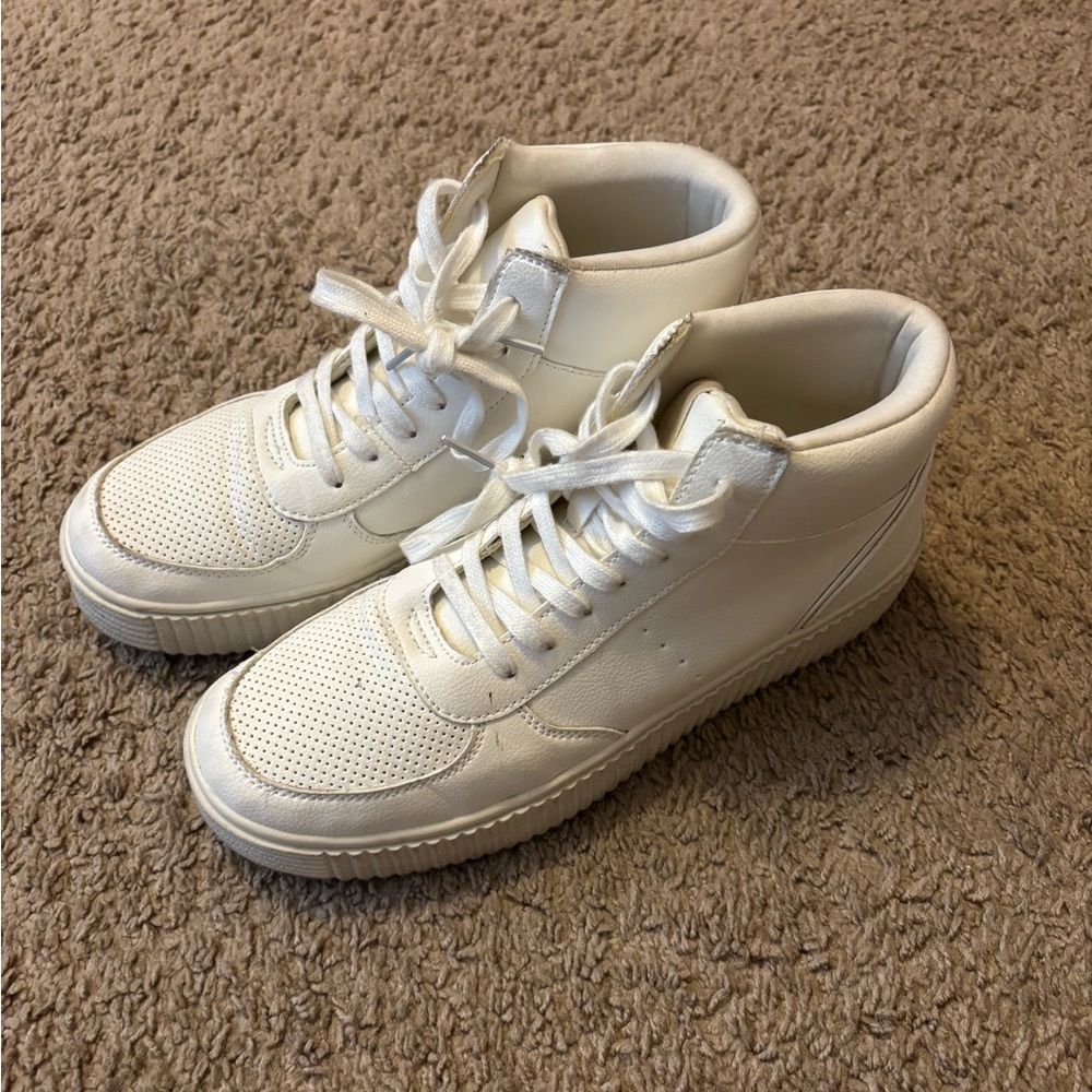American Eagle Outfitters White Athletic Sneakers Minimalist Design